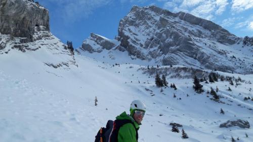 Phil sous les rochers de la Salla